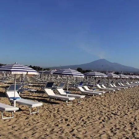 Spacious Entire - Sicilian Design - By Sea With Garden & Parking *